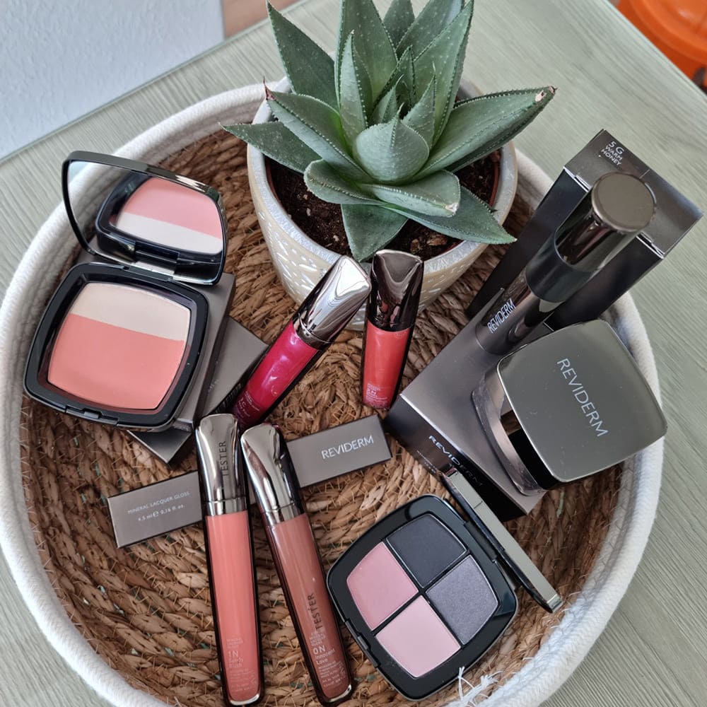 REVIDERM Mineral Lacquer Gloss 0N Innocent Love Блиск для губ глянцевий REVIDERM Mineral Lacquer Gloss 0N Innocent Love Блиск для губ глянцевий